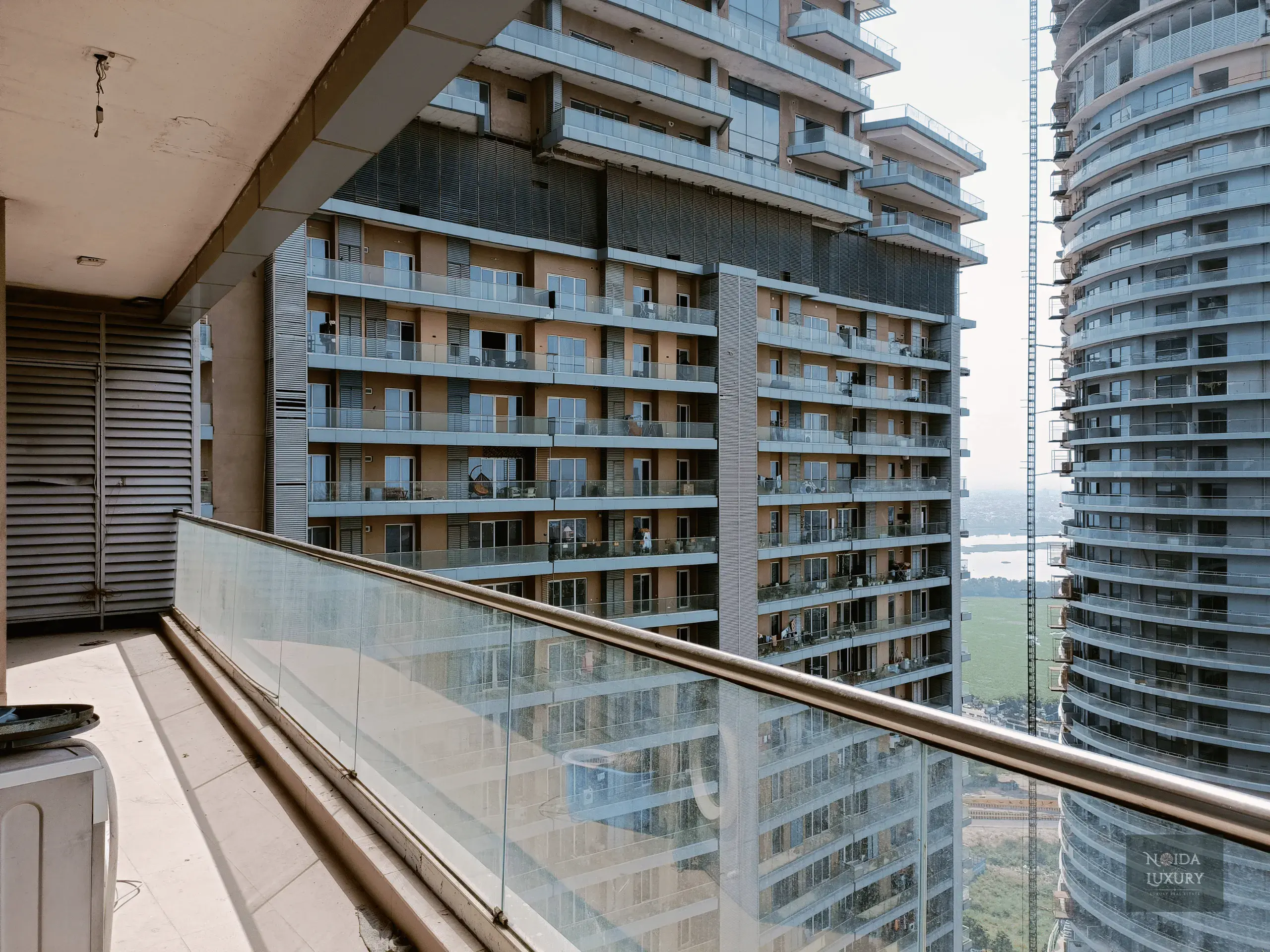 2 BHK apartment for rent in Supertech Supernova – large layout, 3 baths, 4 balconies, premium fixtures