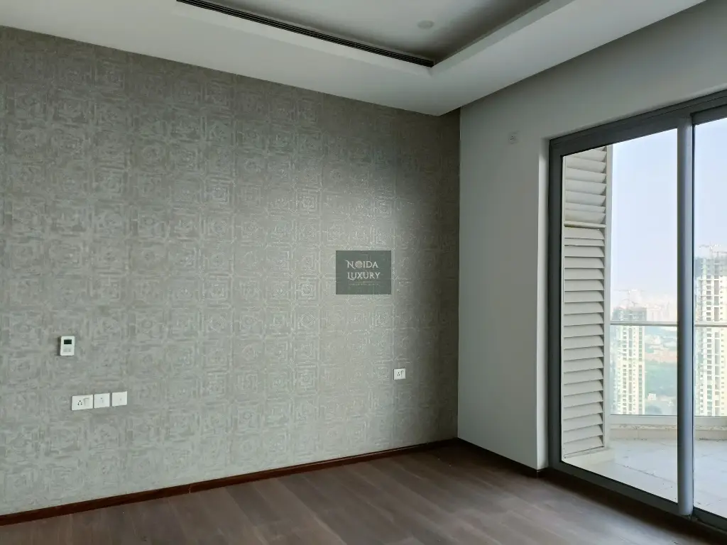 4 BHK penthouse for rent in Nova Residences Supertech Supernova Noida