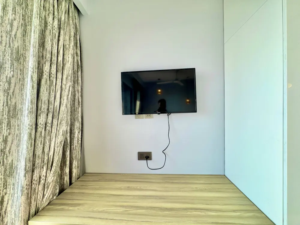 RiverAura 33 bedroom TV wardrobe luxury apartment Supernova Spira Noida