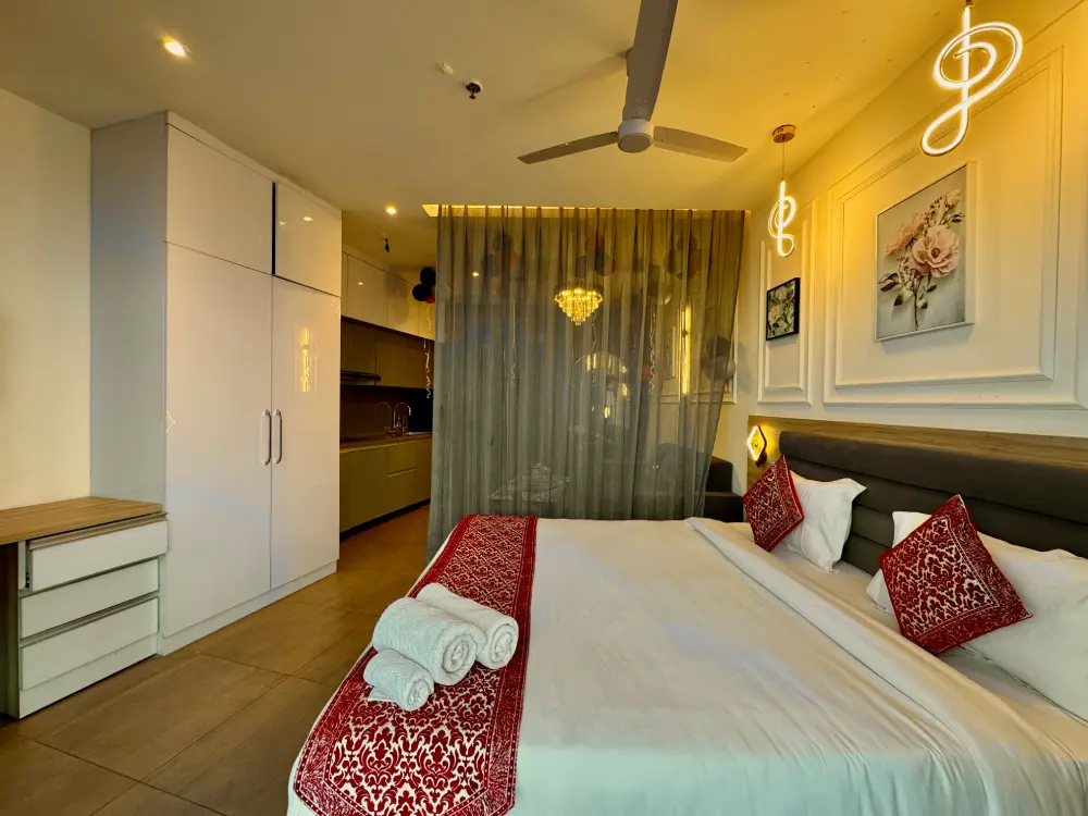 Bedroom - Modern TV Wall at Panorama 32 Skyline, Supernova Spira Sector 94 Noida