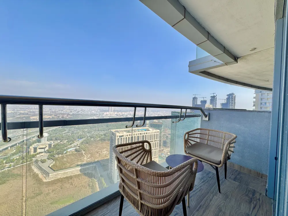 Panorama 32 balcony open sky river view